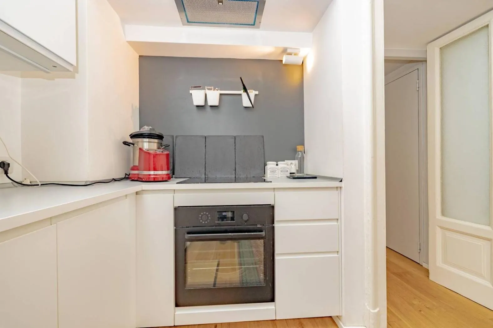 Cozy Apartment Near Bocconi Milan