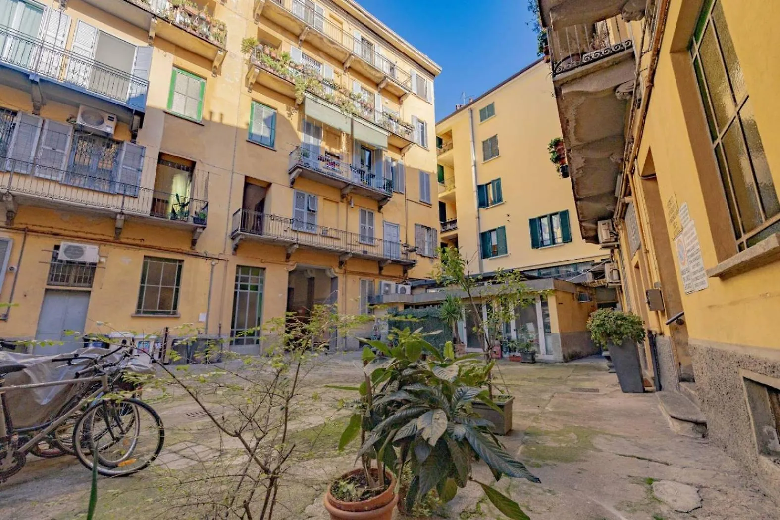 Cozy Apartment Near Bocconi Milan